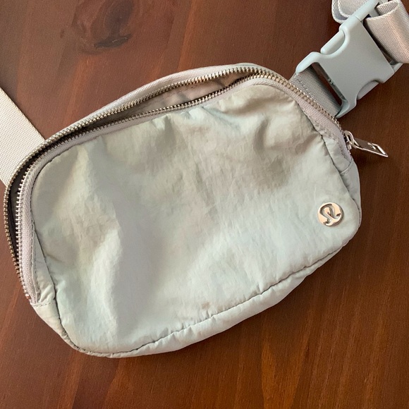 Lululemon belt bag 1L - gray - Picture 4 of 4